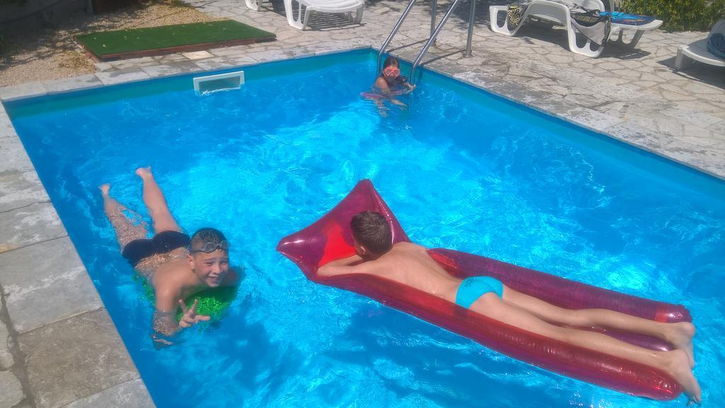 Tribalj Apartments Jerine מראה חיצוני תמונה
